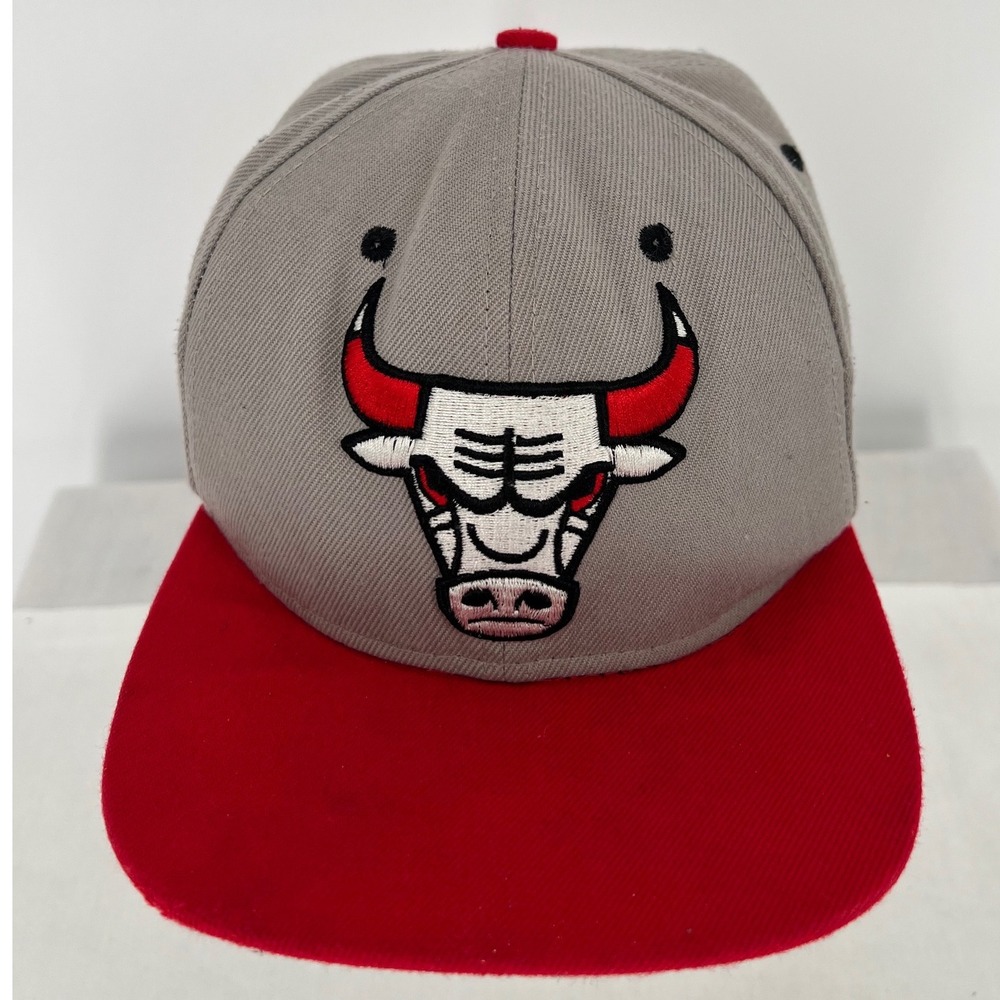 Mitchell‎ & Ness Chicago Bulls Hat Mens Grey Red Snapback Adjustable Cap NBA